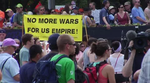 11005 012 00199E A Video stock 11135557