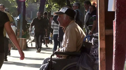 1130  hd VIÑA DEL MAR CHILE CALLES STREETS PEOPLE PERSONAS AUTOS CARS TRANSI Stock Footage 33973389