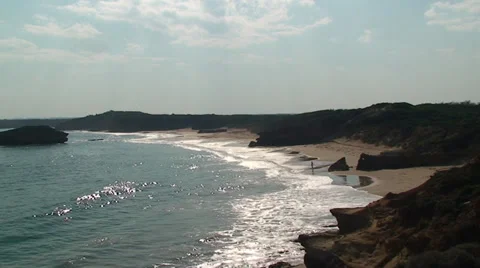 12 Apostles Beach with waves Video stock 35564550