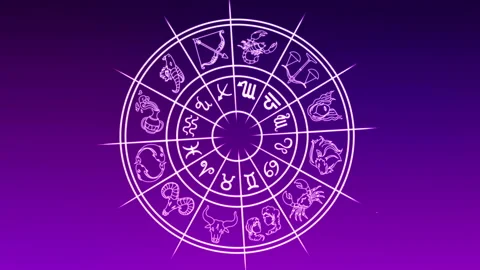 12 Zodiac circle on purple background. Astrology symbol horoscope. Stock Footage 201848771
