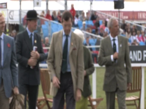 13-05-11 Queen Elizebeth at Royal Windsor Horse Show 2011 Video stock 95978888