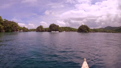 13249Fast spinning view left to right look out to shallow blue green turquoise p Vídeo Stock 344145795