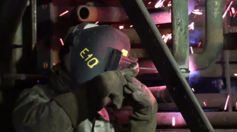 1327 Welding man Stock Footage 37042656