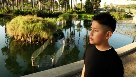 14 Year Old Boy Jogging In Los Angeles 動画素材 220957370
