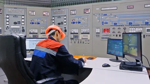 15 0493 EngineerWritesLooksMonitor Video stock 105464498