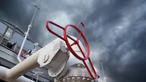 15 0517 4 Thunderclouds WorkerClosesValveCloseup Video stock 105463044