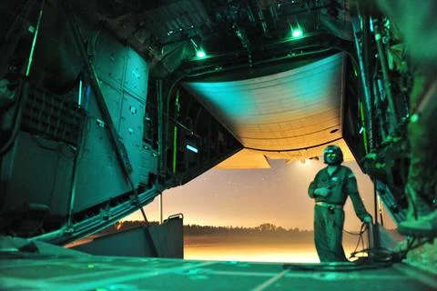 15th Special Operations Squadron Loadmaster, Matt Skaggs, lowers the ramp ... Stock Photos
