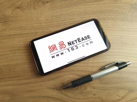 163.com logo displayed on mobile phone Stock Photos