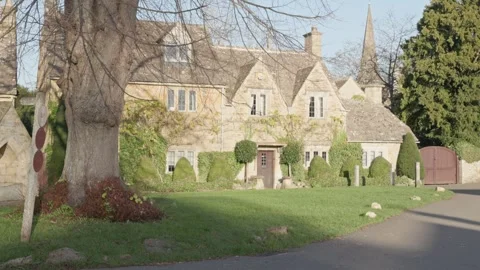 17th Novermber 2025. Lower Slaughter village, the Cotswolds, england, UK Video stock 323132379