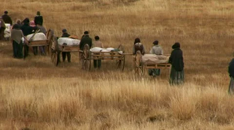 1800's migration crossing the plaines Stock Footage
