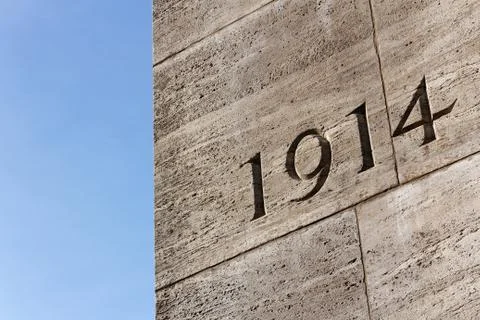 1914 on wall Foto stock