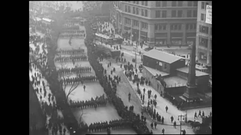 1915 - US troops arrive home in the US and march in the streets. Stock Footage 238634032