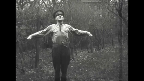 1918 - Walter Camp demonstrate sport programm Video stock 108779853