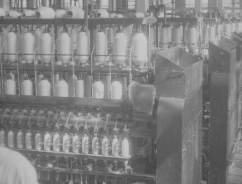 1920s - Cotton mill - Spinning machine Vídeo Stock 170507414