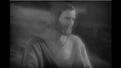 1927 - In response to the commandment 'thou shall not kill,' Christ presents the Vidéo 132198452