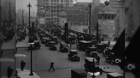1930s Cars People Cross Madison Street Bridge Chicago Vintage Film Home Movie Видео 84239158