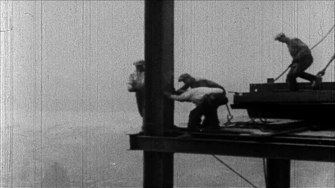 1931-Empire State Building / Working / New York City / 1930-1931 Vídeos de archivo 77813221