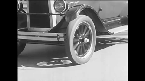 In 1934, engineers added various features to the automobile to absorb the shock 動画素材 143838175