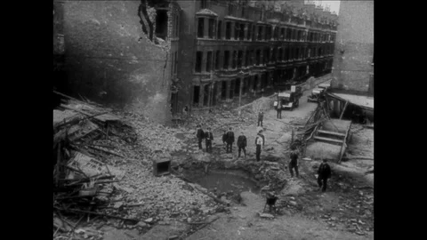 1940-The Blitz / Second World War / London / 1940 Vídeos de archivo 77818845