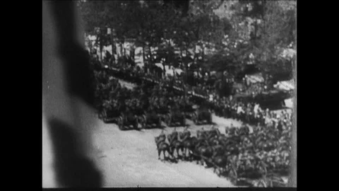 1940-Parade / Wehrmacht / Berlin / 1930 - 1940 Stock Footage