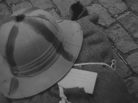 1940s: Pith helmet Video stock 229726492