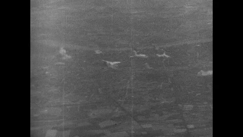 1944-Second World War / Bomber / Boeing B-17 / 1944 Stock Footage