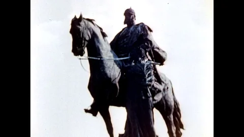 1945-Kaiser-Wilhelm-Nationaldenkmal / Berlin / 1945 Stock Footage
