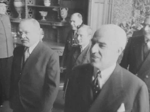 1945 - Yalta: Delegates enter Vorontsov Palace Stock-Footage 221434079