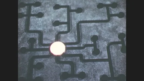 1950s: Animation of circuitry function, color of lines changes from black to 스톡 동영상 79474870