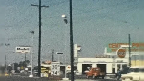 1950's Drive Through a Small Town Vidéo 306039099