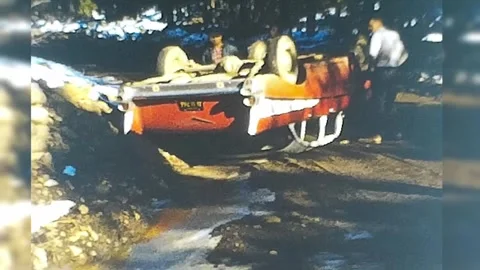 1950's Video of a Car Up Side Down after a Vehicle Collision/Accident Vidéo 266576671