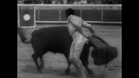 1951-Encierro / Sanfermines / Pamplona / 1951 Stock Footage