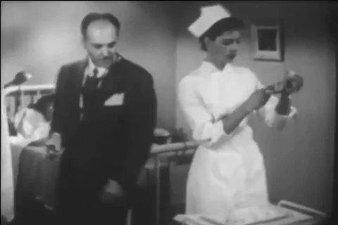 1954 - Dr. Alexander Fleming accidentally discovers that mold might be able to Vidéo 99672387