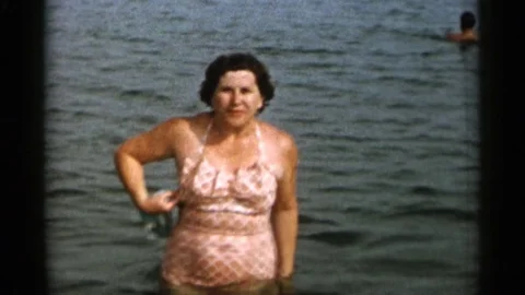 1956: People Enjoying Cape Cod Massachusetts Vídeos de archivo 73158302