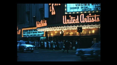 1960s Chicago Night life Queue in front of United Artists Theatre Vidéo 246376131