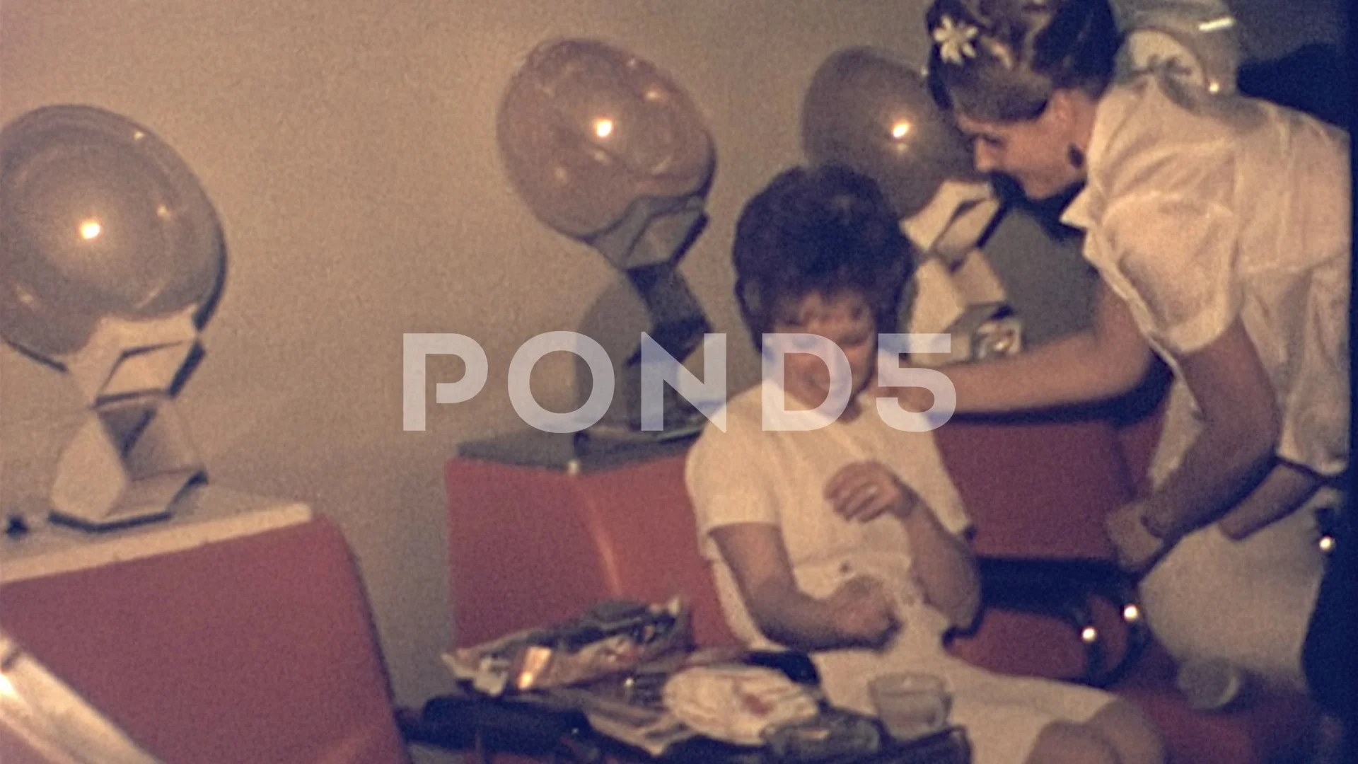 1960s Women in Beauty Haircare Salon Par, Stock Video