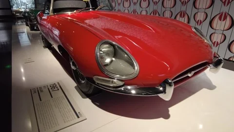 1967 Jaguar E-Type Series 1.5 coupe roadster Stock-Footage 338420070