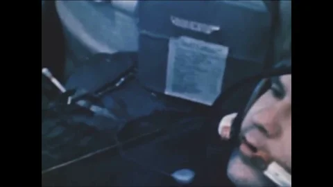 1969 - A satellite can be seen from a Russian spacecraft on its way back to Vidéo 89219744