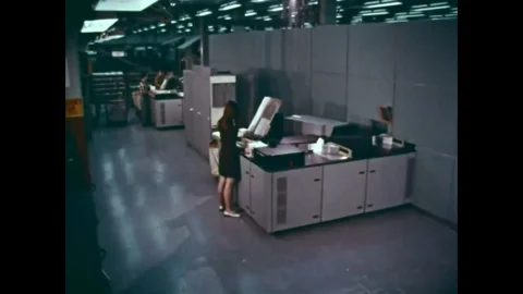 1970 - An Optical Character Reading machine at a post office is introduced. 動画素材 83060547