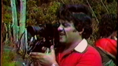 1970´s  1980´s Old Vintage original footage of a man using and recording Vidéo 108005874