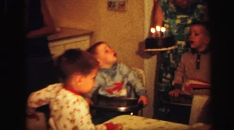 1972: simple and happy birthday celebration at home with the family LYNBROOK Stock Footage