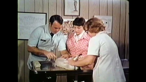 1976 - Army veterinarians study transmissible disease control, food sanitation, Vidéo 146472221