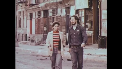 1978 - Housing developments in poor areas of New York City's lower East Side Vidéo 139764193