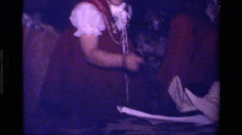 1979:CALIFORNIA USA. Keep Off The Sharp Objects When The Children Is Around Stockfoto's