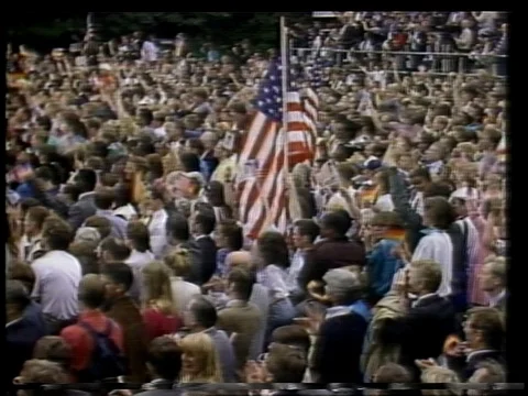1987-Ronald Reagan / Brandenburg Gate / Berlin / Jun 12, 1987 Stock Footage