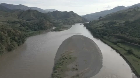 1_flight_over_River_Cauca_in_Colombia [4k / 60fps / H.265 / log / unedited] Stock Footage