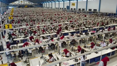 1WorkersaTextile cloth factory working process tailoring workers equipment Vídeos de archivo 148528508