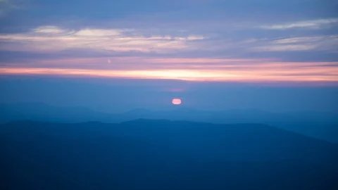 2 in 1 video! Timelapse sunrise in the mountains. 스톡 동영상 90990104