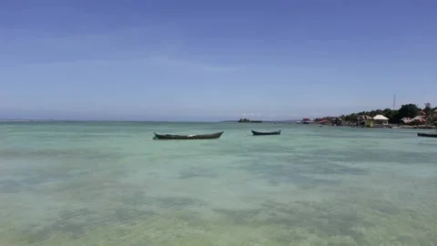 2 boats at the sea Stock-Footage 204096028