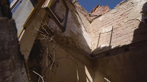 2 clip Building damaged after earthquake natural disaster Video stock 128172236